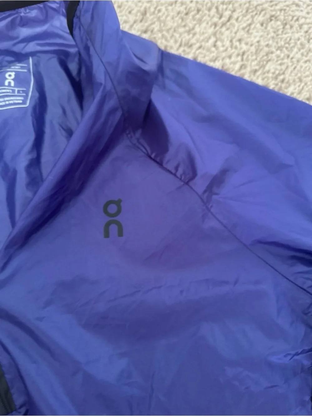 On Run on Clouds Zero Jacket